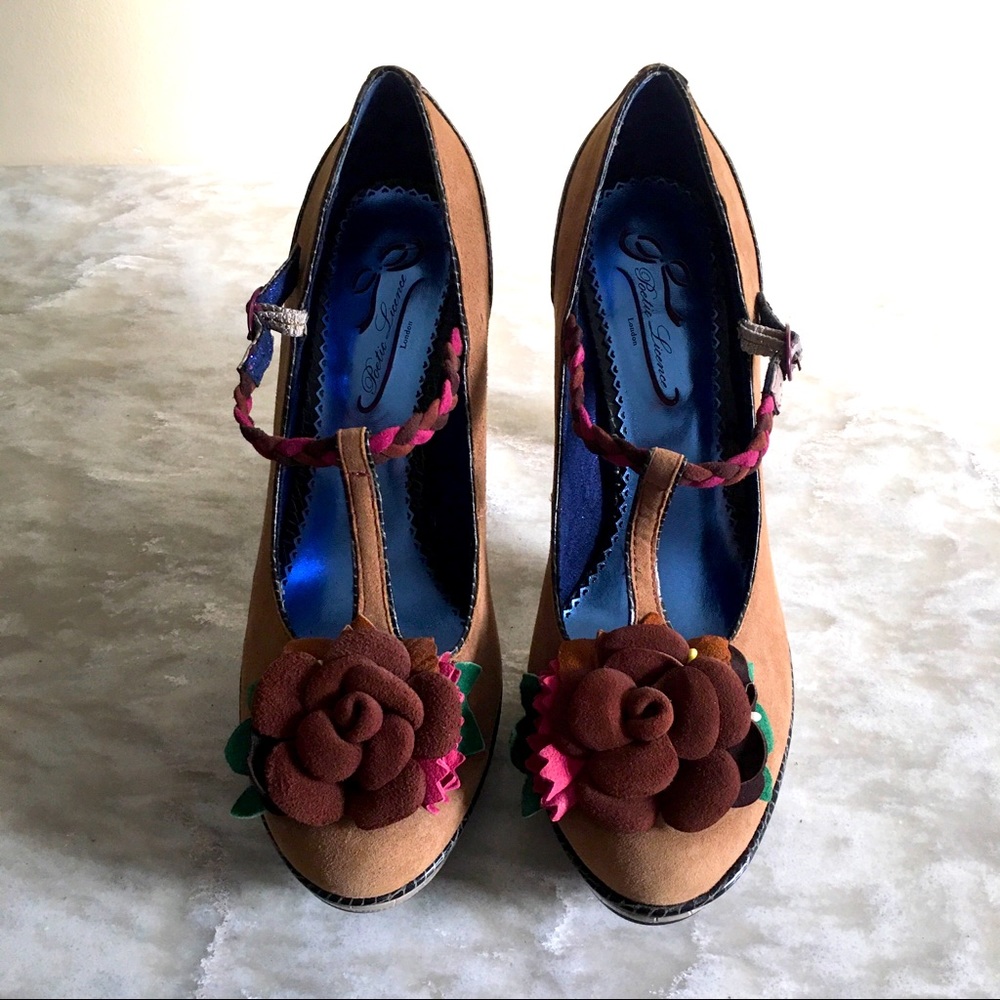 FINAL SALE NWOT Flower Platform Heels